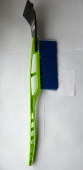 Щетка со скребком для уборки снега Oktan, зеленая, 500 мм